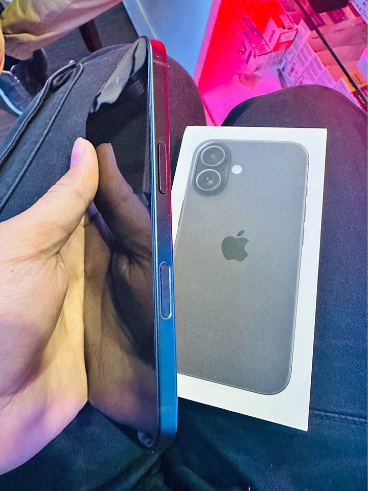 iPhone 16    256g