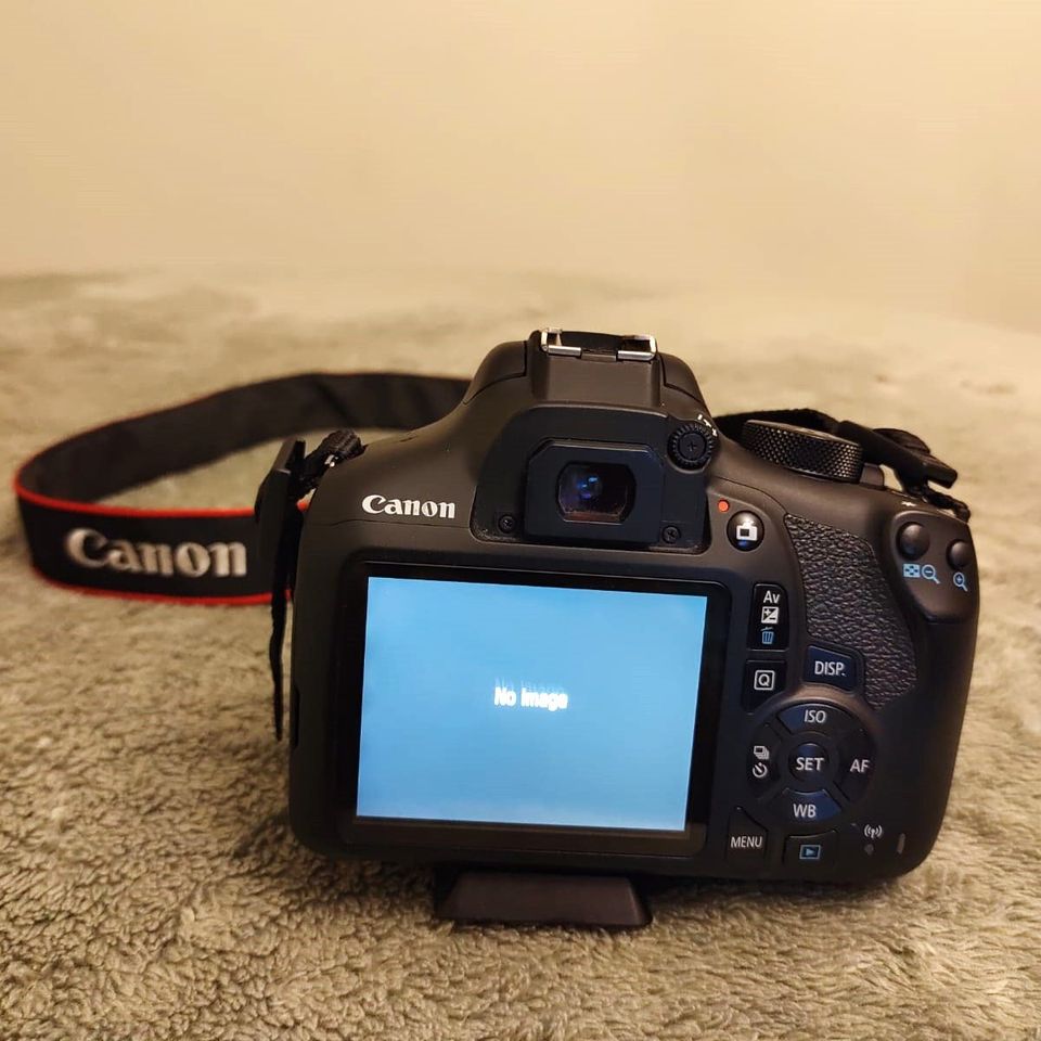 Canon EOS 1300D camera. Great opportunity
