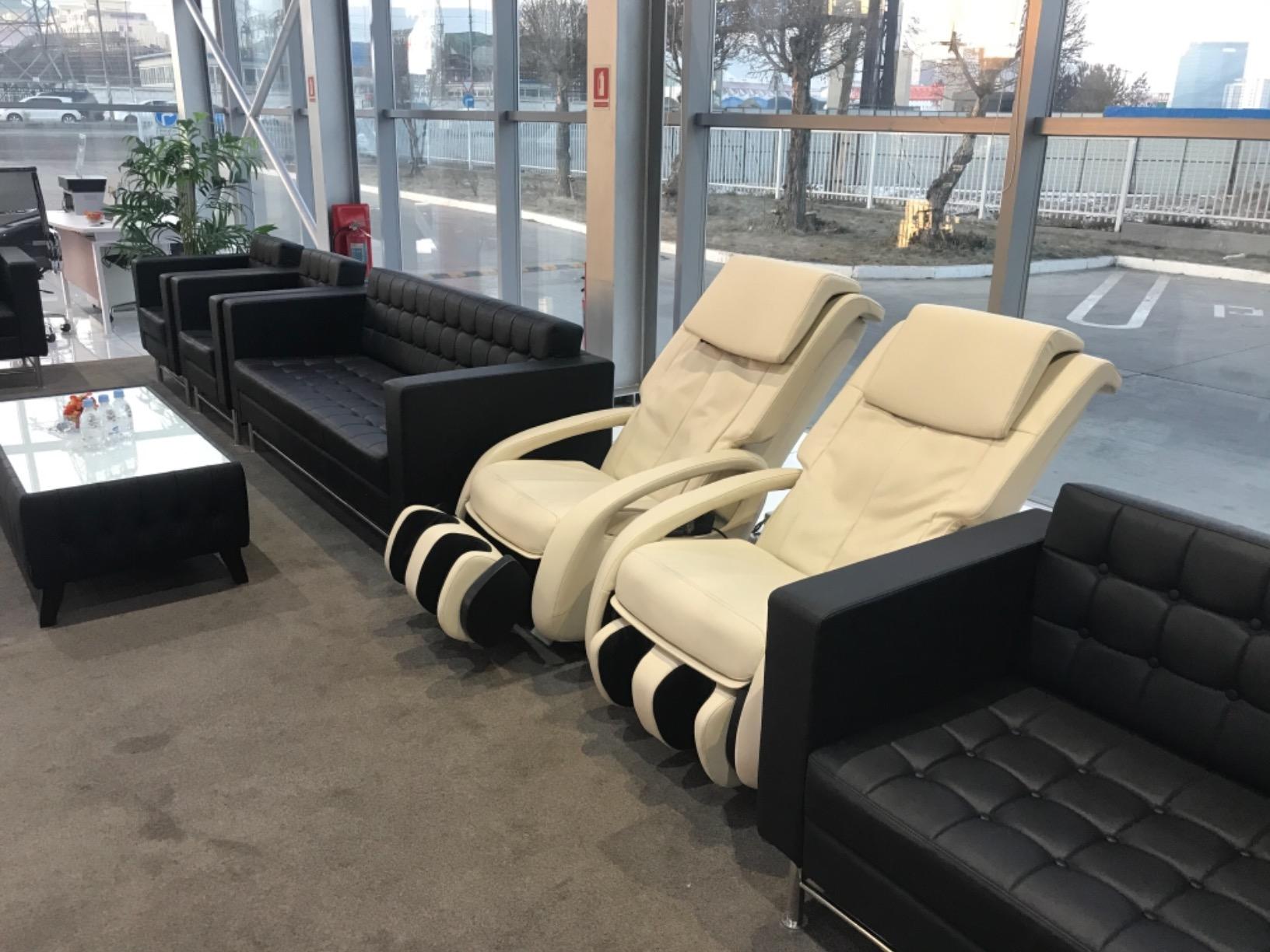 【Furniture】Human Touch WholeBody 7.1 Living Room Recliner Massage Chair