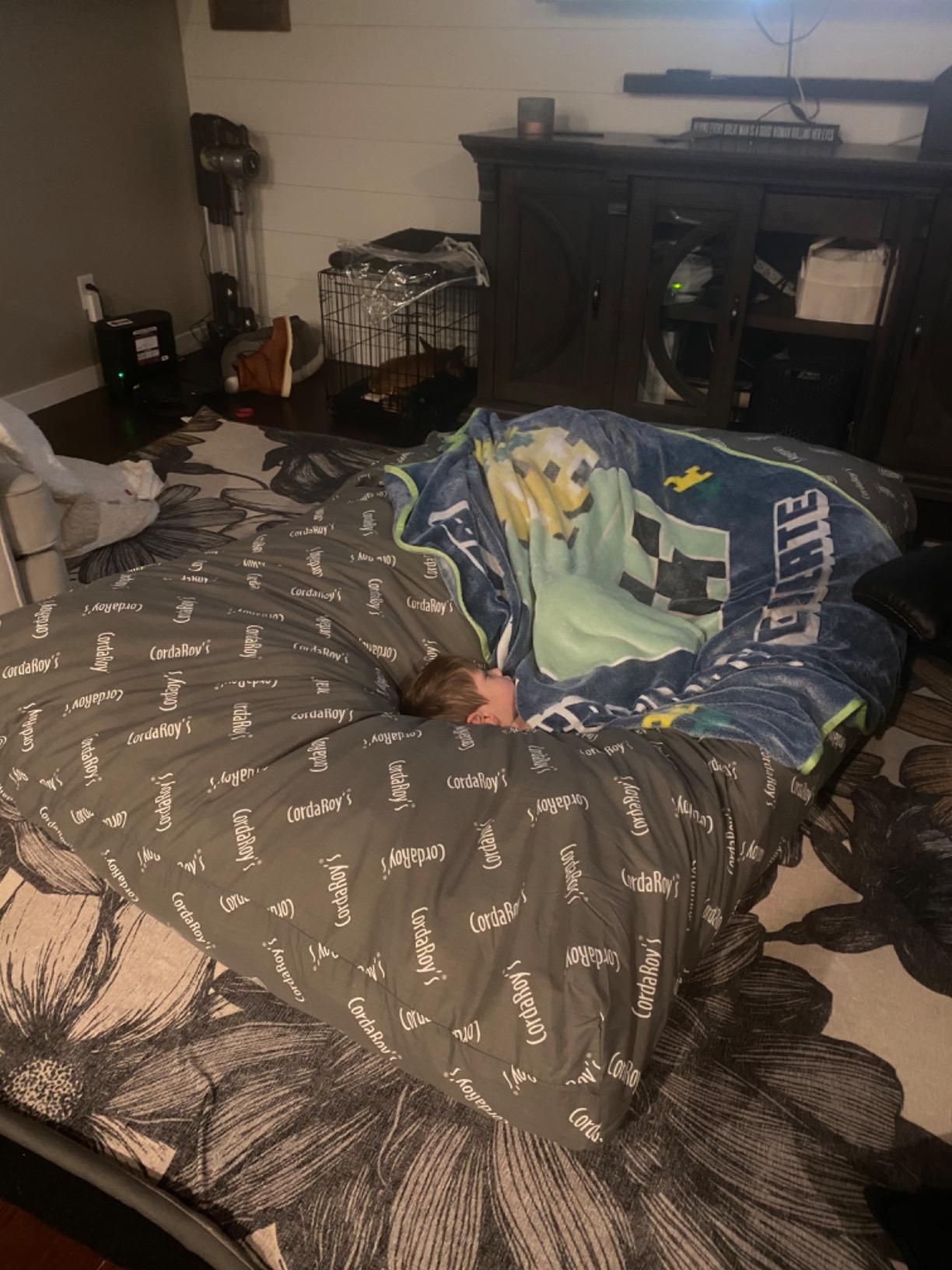 【Furniture】Faux Fur Bean Bag Chair, Convertible Chair Folds from Bean Bag to Bed, As Seen on Shark Tank