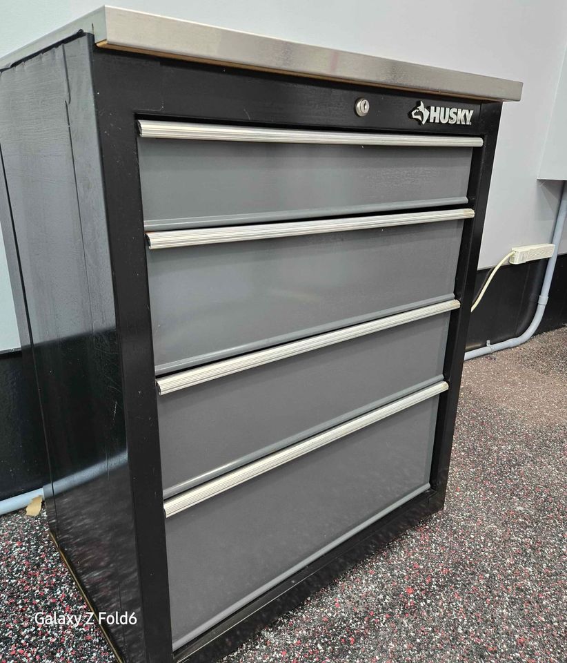 Husky 27 inch Tool cabinet with 4 Drawer in Gloss Black and grey